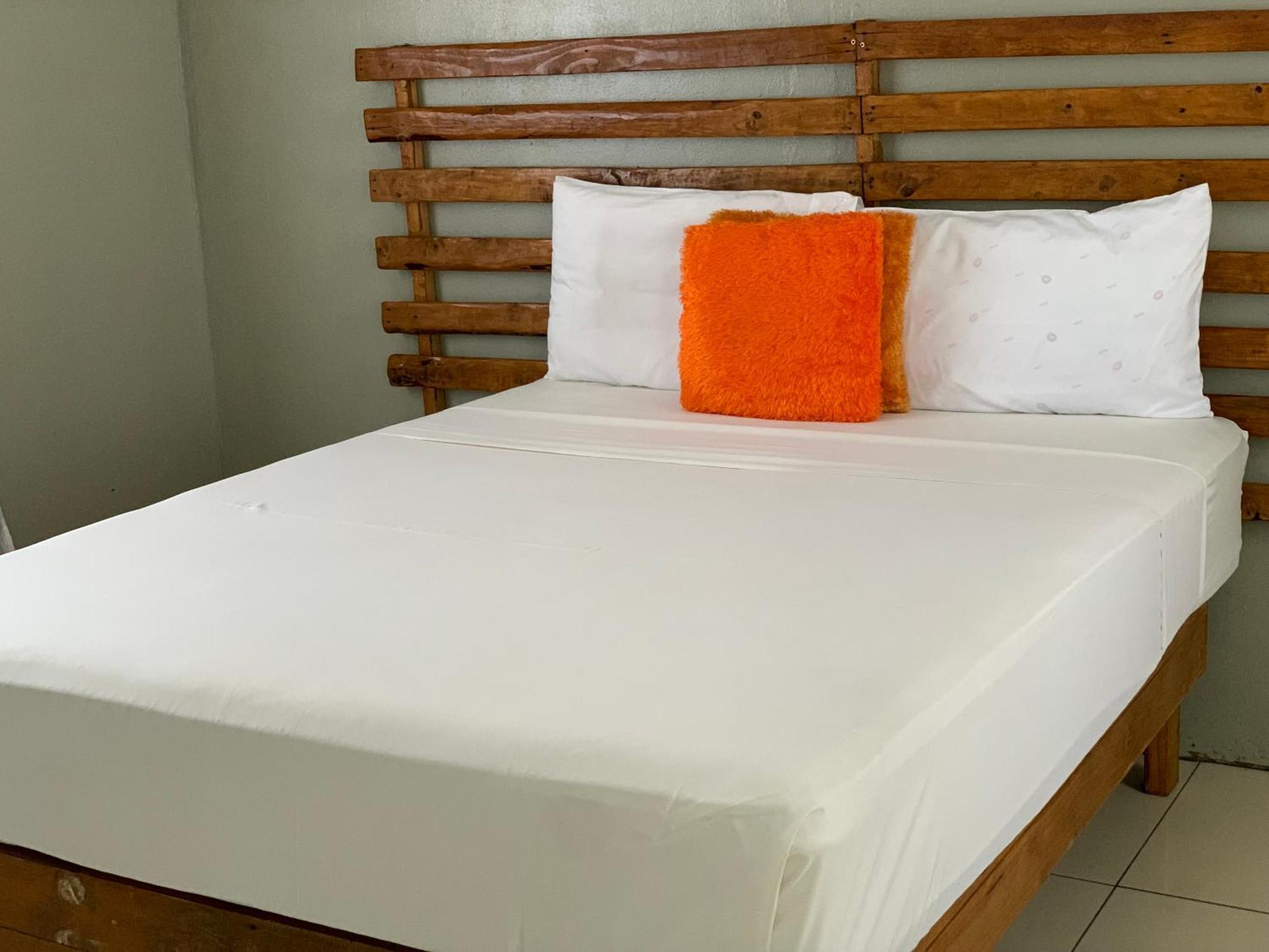 Jungle Breeze Home Stay 卡萨内 外观 照片