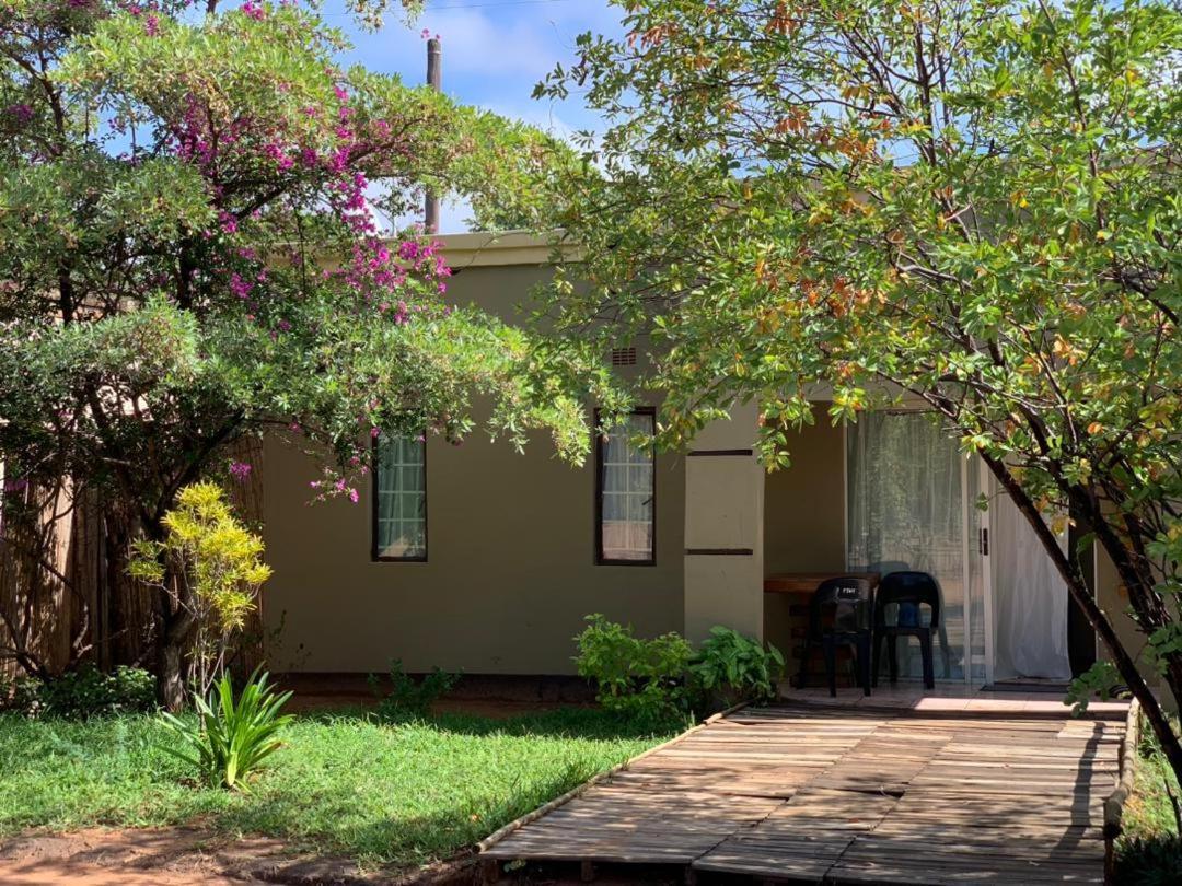 Jungle Breeze Home Stay 卡萨内 外观 照片