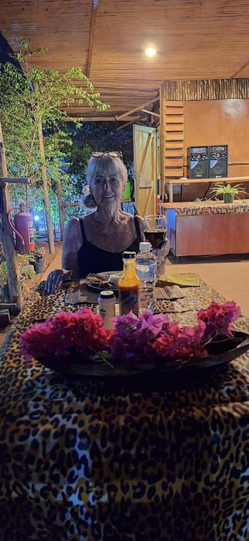 Jungle Breeze Home Stay 卡萨内 外观 照片